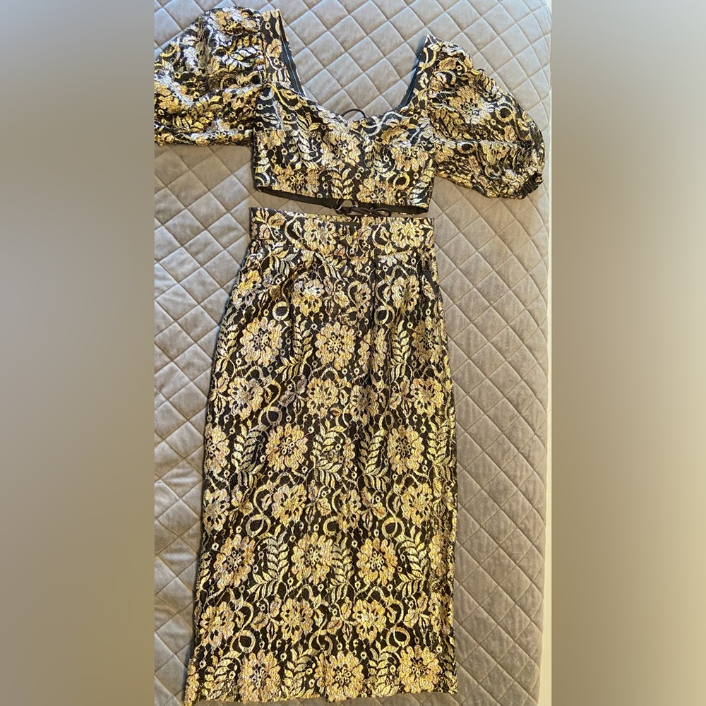 Sabina Musayev 
2 piece dress. 
Beautiful gold and pink flower. 
Size S.